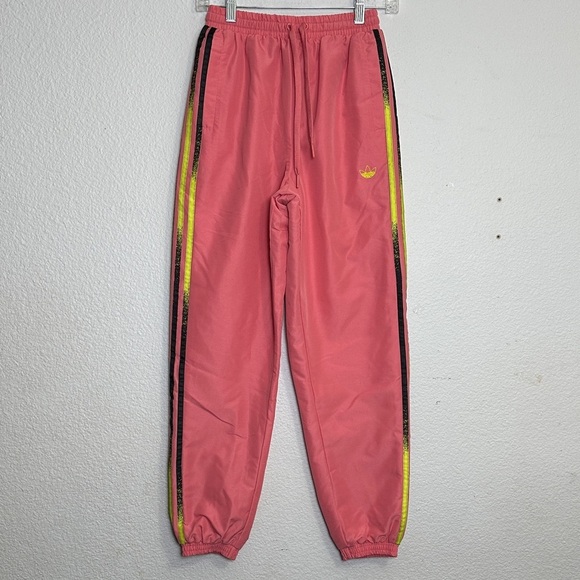 Adidas Women’s XSmall Fakten Track Jogger Pants Hazy Rose NWT Lined Activewear - Picture 2 of 11